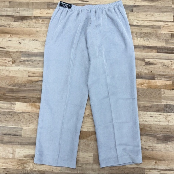 NEW Alfred Dunner Corduroy Pants Comfort Elastic Waist 18P Short Light Gray - Picture 4 of 9